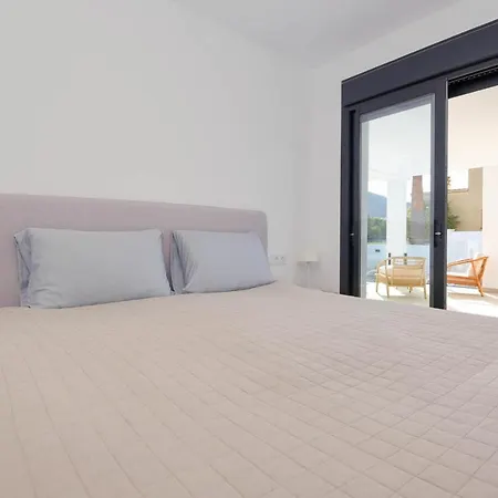 Graham - Magnolia Villa *